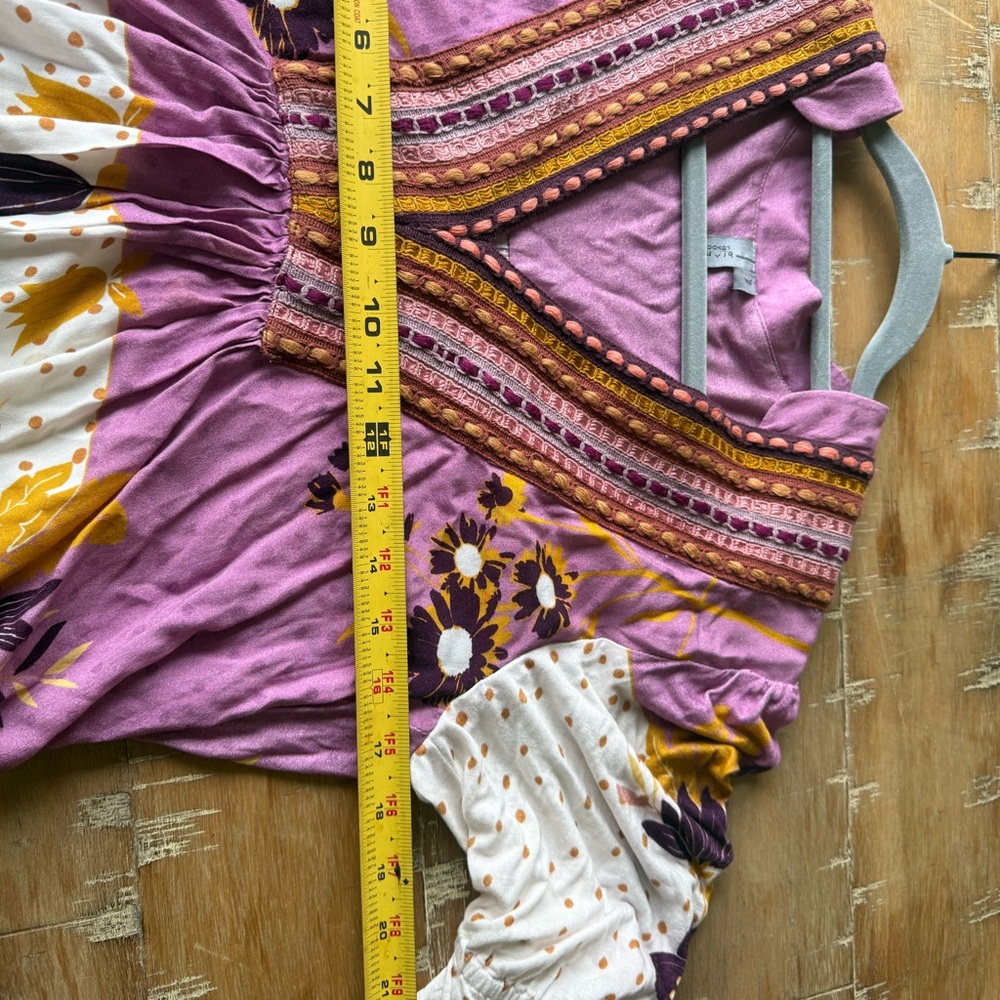 Blank by London Floral V-Neck Peplum Embroidered Tunic in Dusty Purple and Cream - Picture 7 of 8